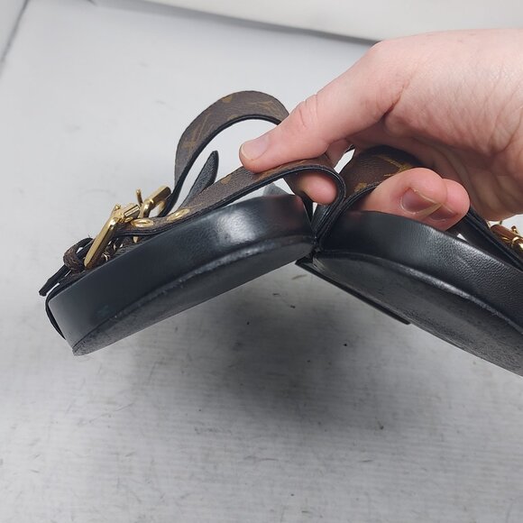 Louis Vuitton Brown Buckle Bom Dia Monogram Flat Slide Sandal - Picture 12 of 14